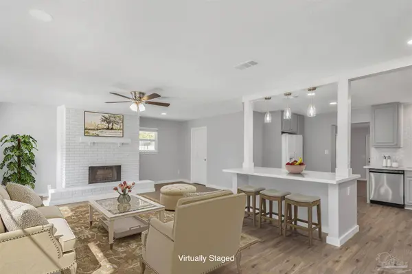 4304 W Avenida De Golf, Pace, FL 32571