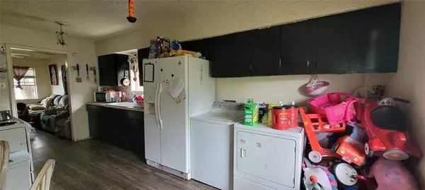 2901 S Cardinal Street, Ennis, TX 75119