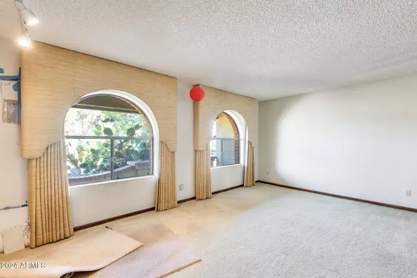 1728 N 24TH Street, Mesa, AZ 85213