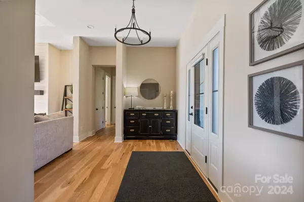 105 Hideaway LN, Mooresville, NC 28117