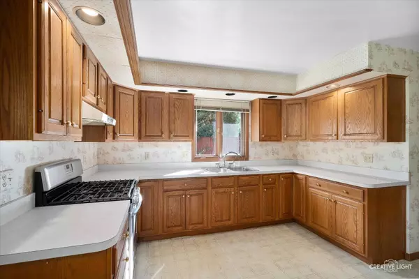 108 Monna ST, Sugar Grove, IL 60554