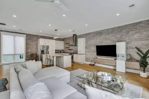 24 Ogier St #B, Charleston, SC 29403