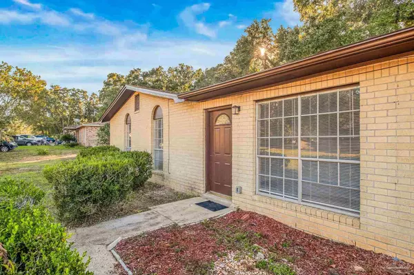 4549 Brian St, Pace, FL 32571