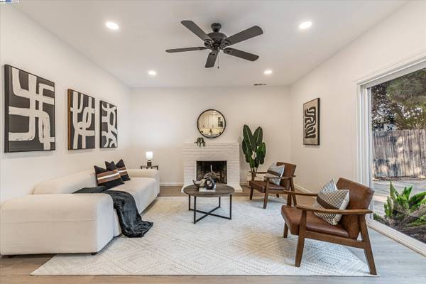 7770 Arrowhead Pl, Newark, CA 94560