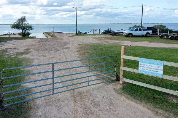 1982 County Road 477, Palacios, TX 77465