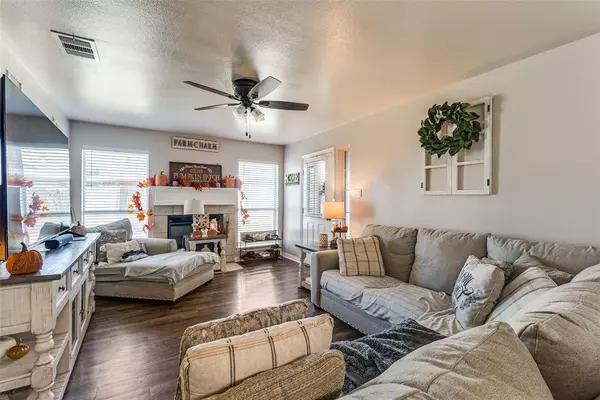 2643 Ventura Court, Glenn Heights, TX 75154