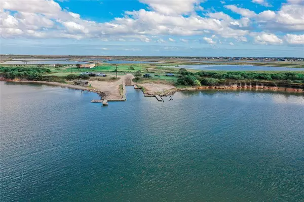 1982 County Road 477, Palacios, TX 77465