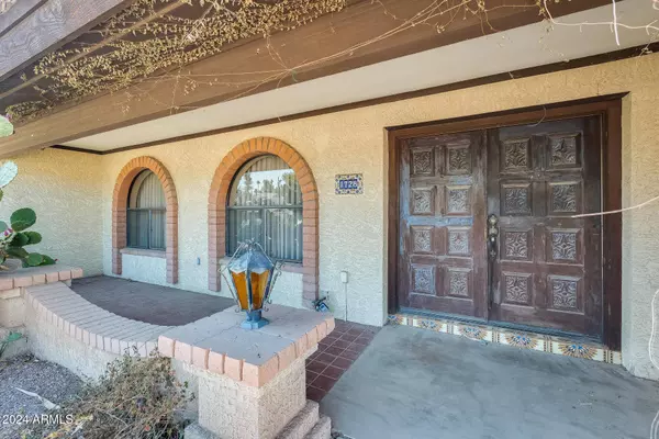 1728 N 24TH Street, Mesa, AZ 85213