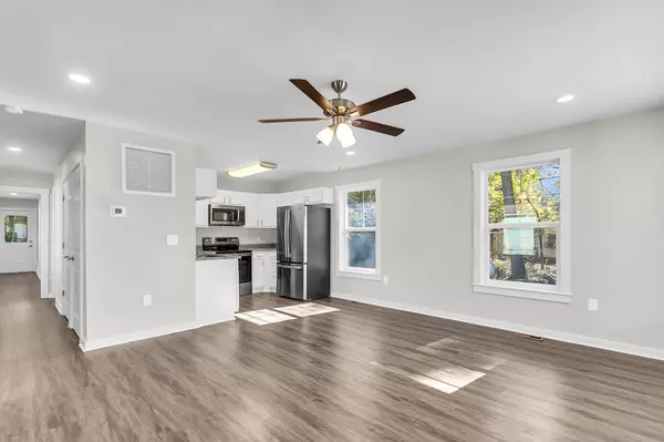 2711 Henry St, North Charleston, SC 29405