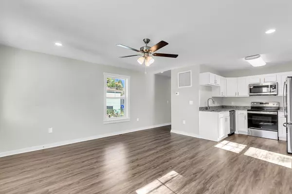 2711 Henry St, North Charleston, SC 29405