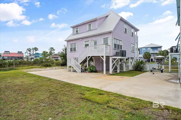 227 W 8th Avenue, Gulf Shores, AL 36542