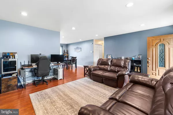 50 ELDERBERRY LN, Willingboro, NJ 08046