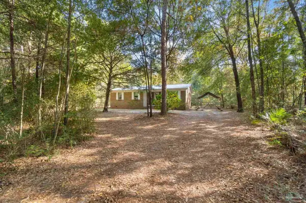 1506 Dads Rd, Baker, FL 32531