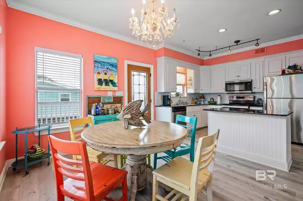 227 W 8th Avenue, Gulf Shores, AL 36542