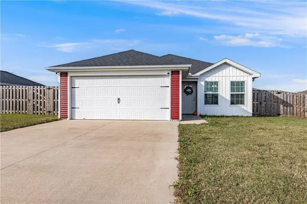 920 S Crow St, Siloam Springs, AR 72761