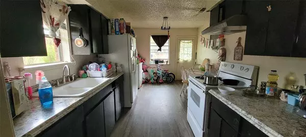 2901 S Cardinal Street, Ennis, TX 75119