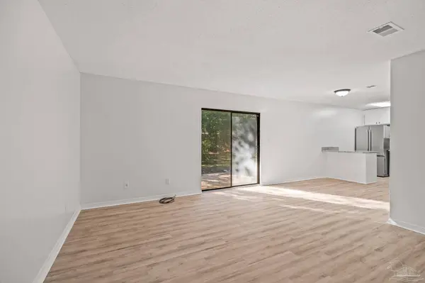 1200 Pinnacle Cir, Pensacola, FL 32504