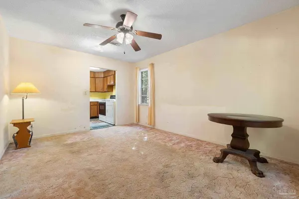 1506 Dads Rd, Baker, FL 32531