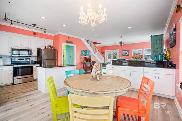 227 W 8th Avenue, Gulf Shores, AL 36542