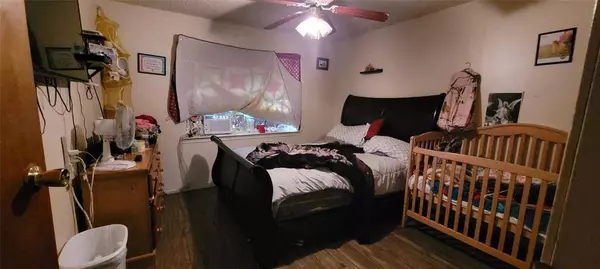 2901 S Cardinal Street, Ennis, TX 75119