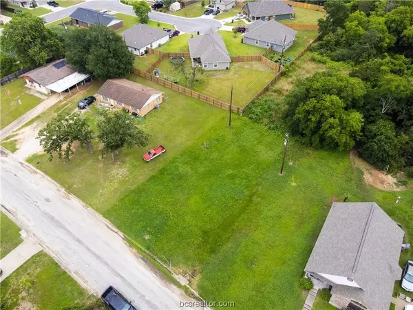 401 W Kleb, Caldwell, TX 77836