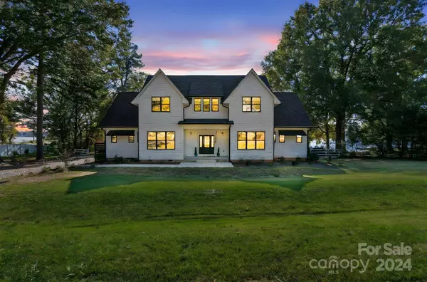 105 Hideaway LN, Mooresville, NC 28117