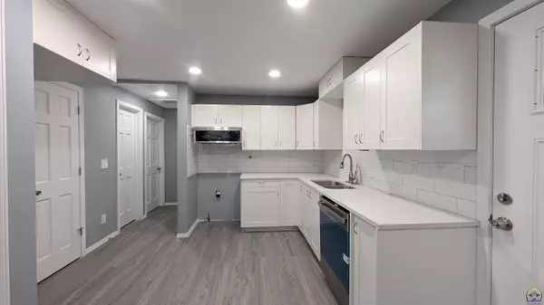 3234 SE Keystone AVE, Topeka, KS 66605