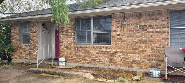 2901 S Cardinal Street, Ennis, TX 75119