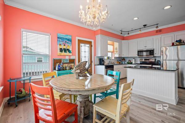 227 W 8th Avenue, Gulf Shores, AL 36542