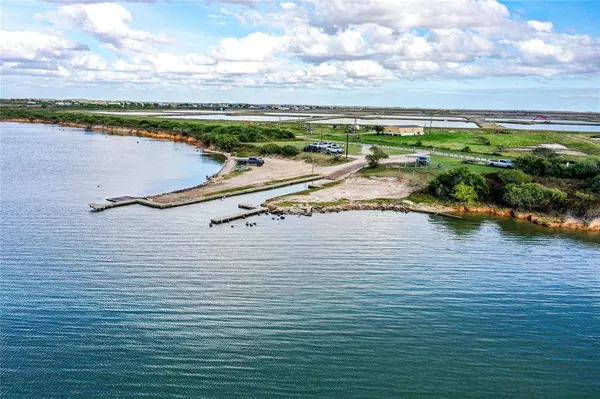 1982 County Road 477, Palacios, TX 77465