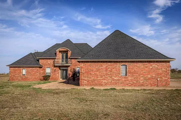 203 Soleil Dr, Walters, OK 73572