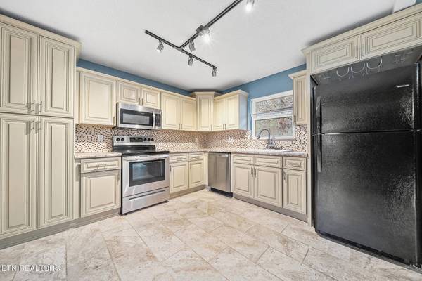 7929 Wheatland DR, Knoxville, TN 37931