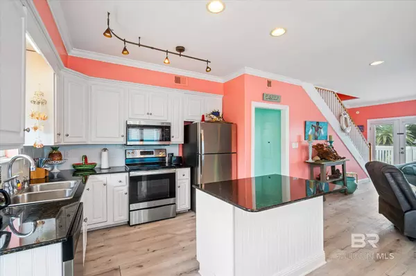 227 W 8th Avenue, Gulf Shores, AL 36542