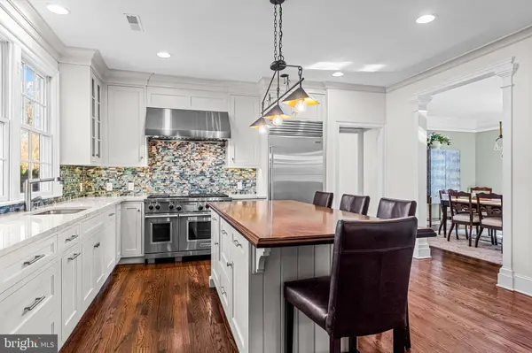 812 LOVELAND RD, Moorestown, NJ 08057