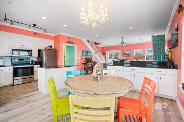 227 W 8th Avenue, Gulf Shores, AL 36542