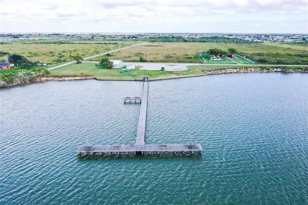 1982 County Road 477, Palacios, TX 77465