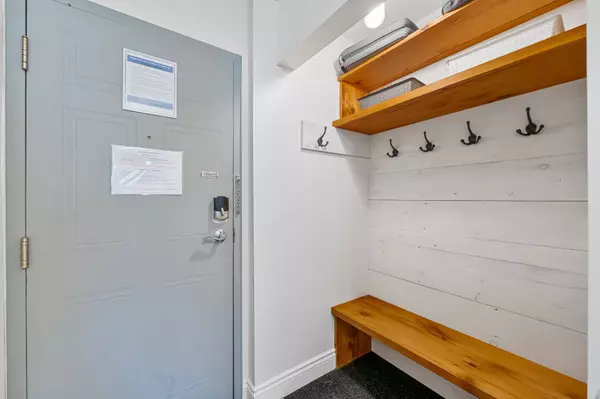 211 Ch. de Lac-Tremblant-Nord #491, Mont-Tremblant, QC J8E1B9