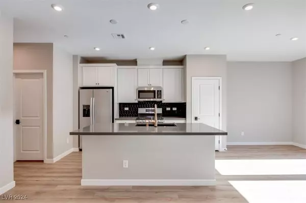 4365 Sunburst Spring Avenue, Las Vegas, NV 89141