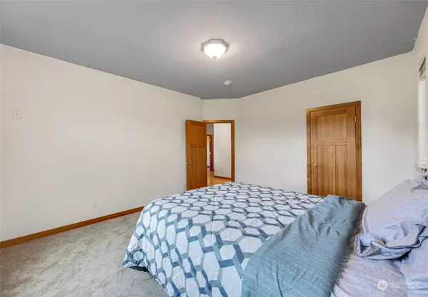 9358 Welkers RD, Blaine, WA 98230