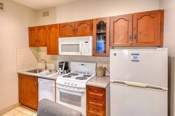 151 Ch. du Curé-Deslauriers #332, Mont-Tremblant, QC J8E1T1