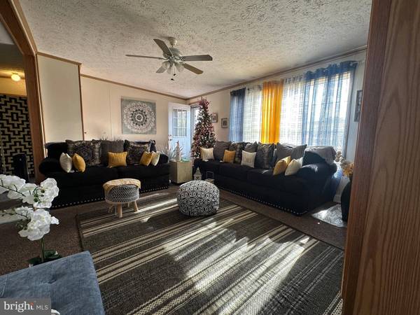 37 FLINTLOCK CT, Honey Brook, PA 19344