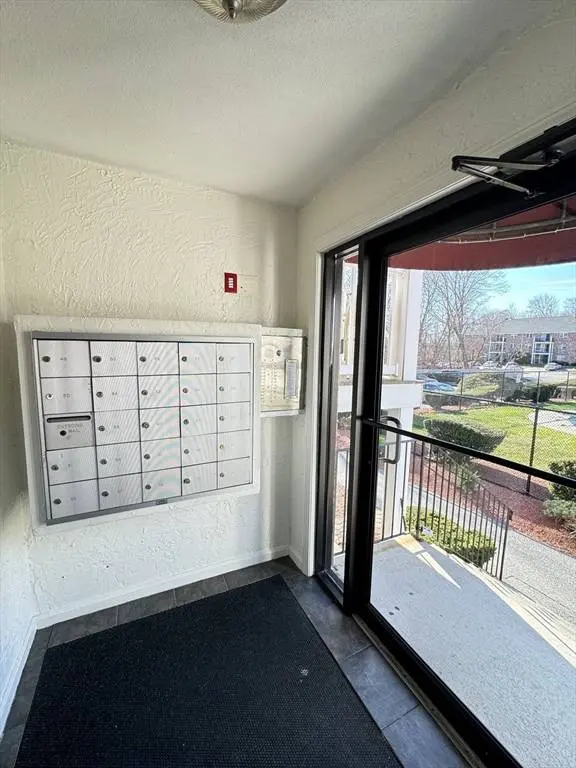 8 Kenmar Dr #51, Billerica, MA 01821