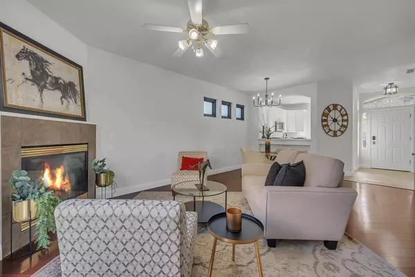 275 Marsalla DR, Folsom, CA 95630