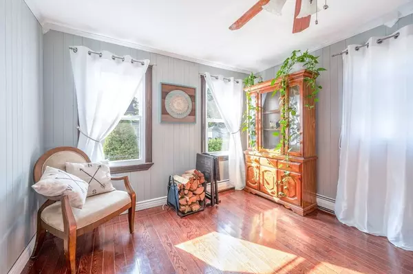 146 James St, Attleboro, MA 02703