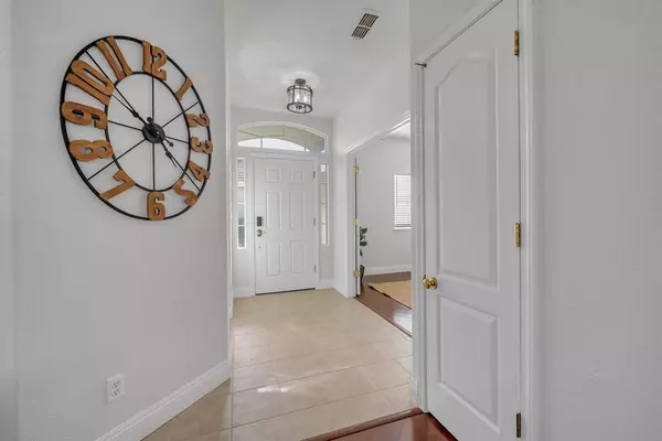 275 Marsalla DR, Folsom, CA 95630