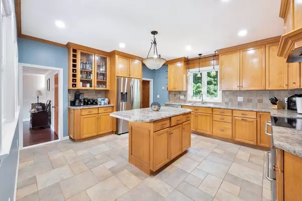 146 James St, Attleboro, MA 02703