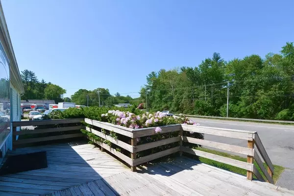 152 Milford St, Upton, MA 01568