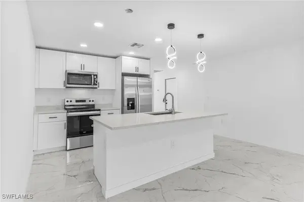 4868/4870 24th ST SW, Lehigh Acres, FL 33973