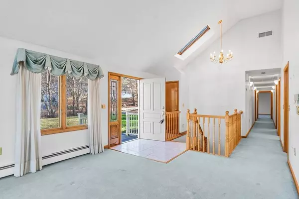 17 Park Street, Mendon, MA 01756