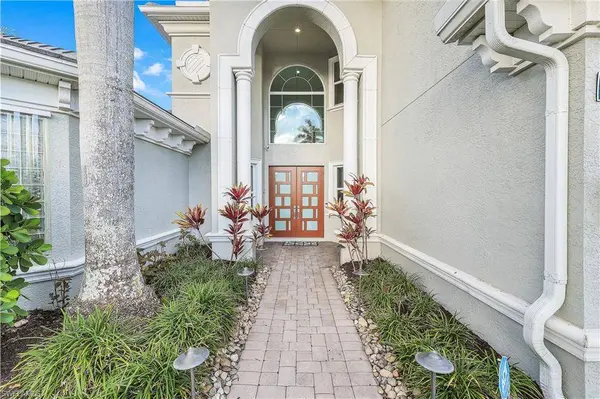 19344 La Serena DR, Estero, FL 33967